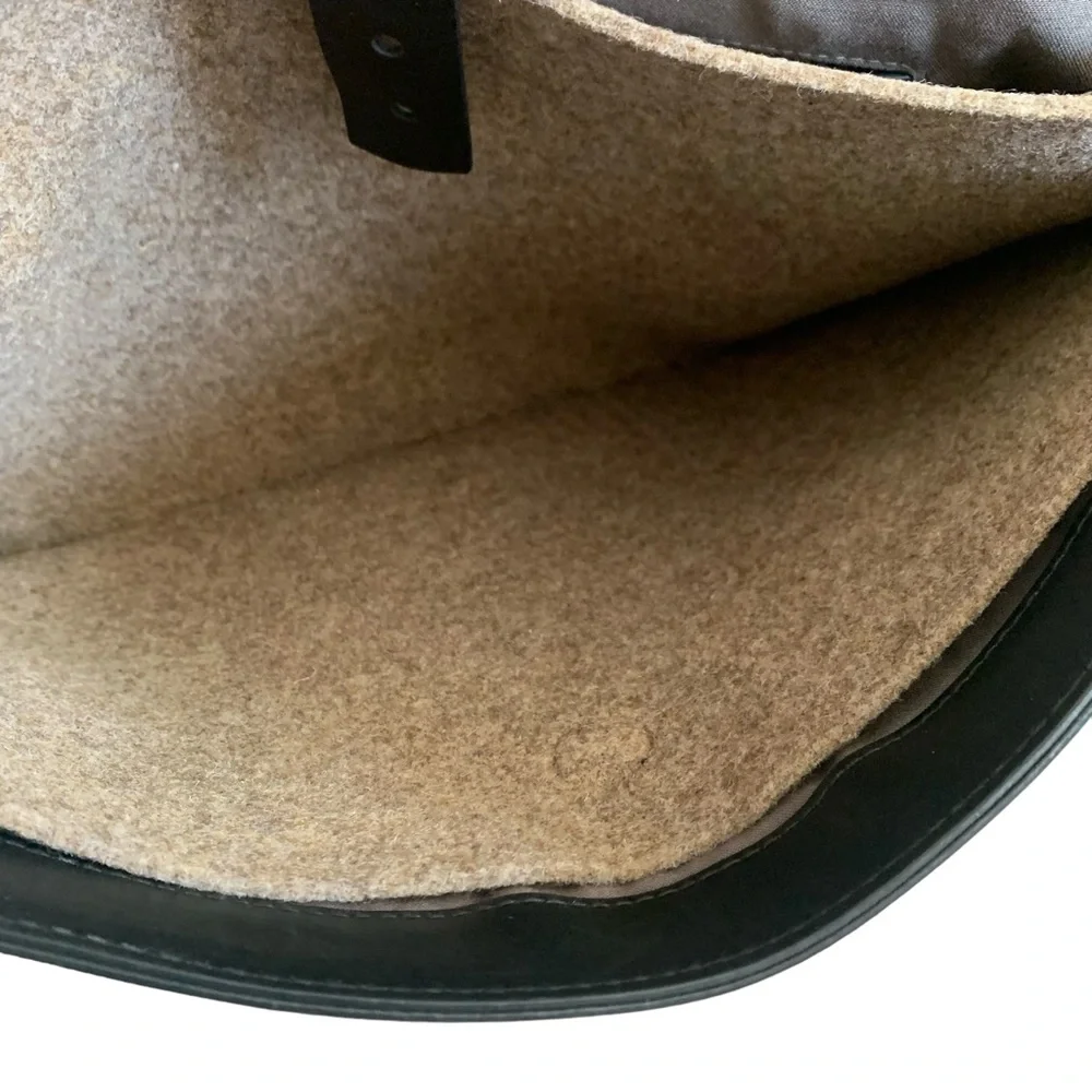 Skagen Black Men’s Cowhide Leather Messenger Bag